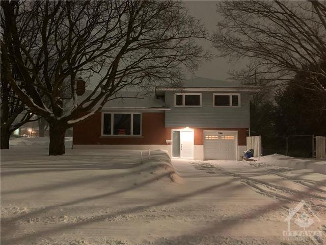 1286 Albany Drive, House detached with 4 bedrooms, 2 bathrooms and 5 parking in Ottawa ON | Image 1