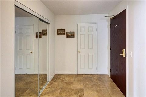306 - 18 Parkview Ave, Condo with 3 bedrooms, 2 bathrooms and 1 parking in Toronto ON | Image 2