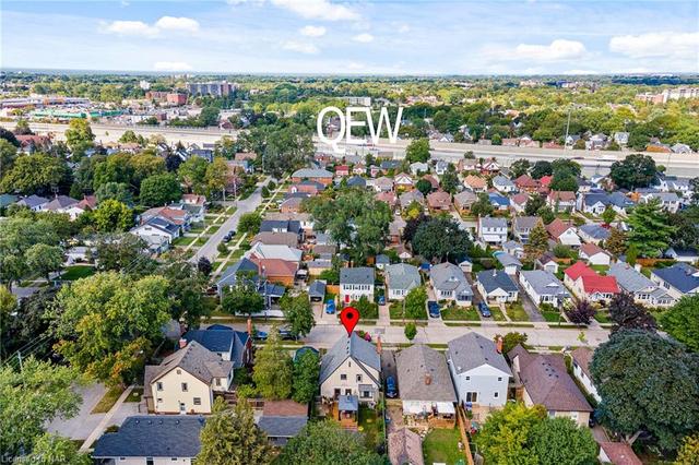 90 St. Patrick Street, House detached with 3 bedrooms, 1 bathrooms and 3 parking in St. Catharines ON | Image 9