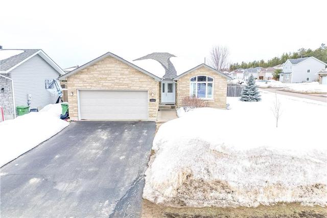 2024 Sandstone Crescent, House detached with 5 bedrooms, 3 bathrooms and 4 parking in Petawawa ON | Image 1