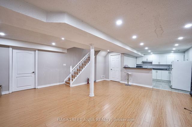 28 Mandel Cres, House detached with 4 bedrooms, 3 bathrooms and 5 parking in Richmond Hill ON | Image 30