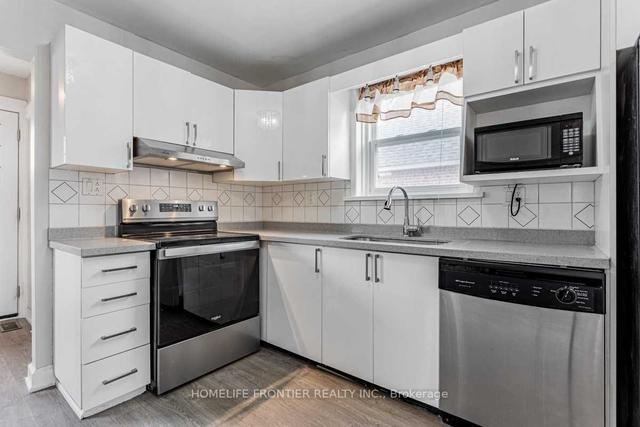 19 Westchester St, House detached with 3 bedrooms, 1 bathrooms and 2 parking in Toronto ON | Image 11