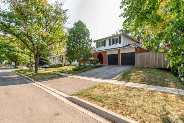 2188 Ireland Dr, House detached with 3 bedrooms, 2 bathrooms and 4 parking in Burlington ON | Image 12