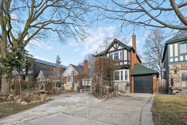 49&49r Park Hill Rd, House detached with 3 bedrooms, 4 bathrooms and 4 parking in Toronto ON | Image 1