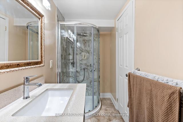 5935 Leeside Cres, House detached with 4 bedrooms, 4 bathrooms and 4 parking in Mississauga ON | Image 22