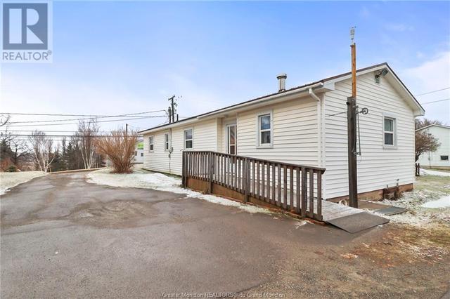 2788 Main St, House detached with 3 bedrooms, 1 bathrooms and null parking in Hillsborough NB | Image 7