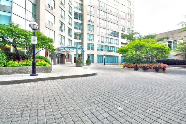 1002 - 942 Yonge St, Condo with 2 bedrooms, 2 bathrooms and 2 parking in Toronto ON | Image 16