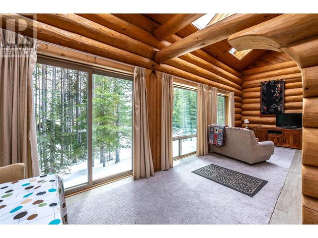 240 Tin Horn Road, House detached with 3 bedrooms, 1 bathrooms and 5 parking in Kootenay Boundary E BC | Image 9