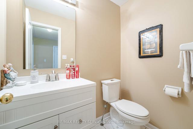 71 Tianalee Cres, House attached with 3 bedrooms, 4 bathrooms and 3 parking in Brampton ON | Image 11