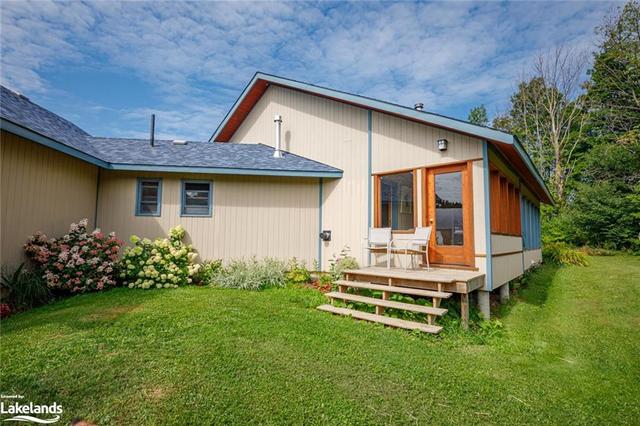 025667 Euphrasia St Vincent Townline, House detached with 3 bedrooms, 2 bathrooms and 12 parking in Meaford ON | Image 24