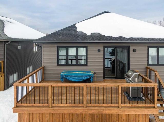 63 Betty Blvd, House detached with 2 bedrooms, 3 bathrooms and 6 parking in Wasaga Beach ON | Image 27
