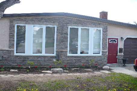 304 Broadway St, House detached with 2 bedrooms, 2 bathrooms and 4 parking in Orangeville ON | Image 1