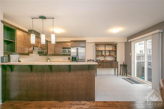 206 Aquilo Crescent, Townhouse with 3 bedrooms, 3 bathrooms and 2 parking in Ottawa ON | Image 14