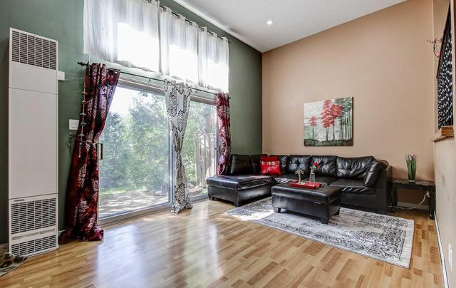 19 Mccallum Crt, Townhouse with 3 bedrooms, 2 bathrooms and 1 parking in Brampton ON | Image 15