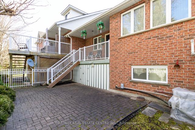 11 Somerset Glen, House attached with 2 bedrooms, 4 bathrooms and 2 parking in Guelph ON | Image 24