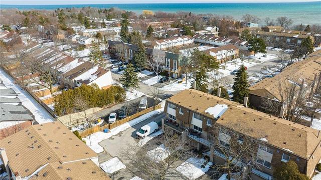 1 - 90 Sarah Lane, House attached with 3 bedrooms, 2 bathrooms and 2 parking in Oakville ON | Image 22