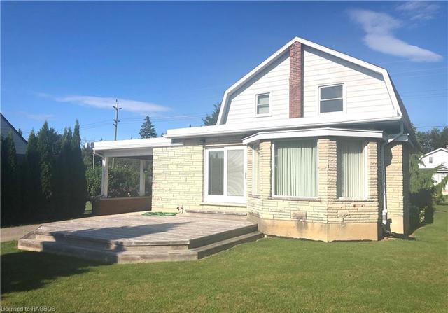 958 6th Avenue W, House detached with 2 bedrooms, 2 bathrooms and 5 parking in Owen Sound ON | Image 11