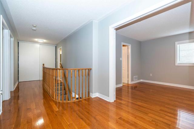 26 Bradbury Cres, House detached with 4 bedrooms, 3 bathrooms and 4 parking in Ajax ON | Image 11