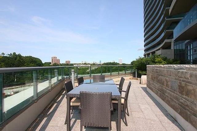 lph23 - 35 Brian Peck Cres, Condo with 2 bedrooms, 2 bathrooms and 1 parking in Toronto ON | Image 5