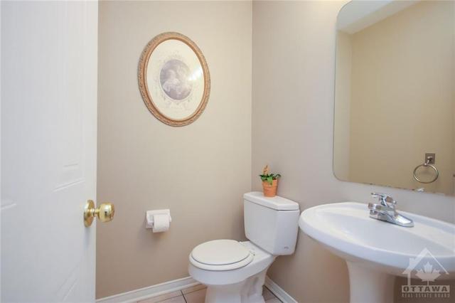 6354 Sablewood Place, Townhouse with 3 bedrooms, 3 bathrooms and 3 parking in Ottawa ON | Image 24