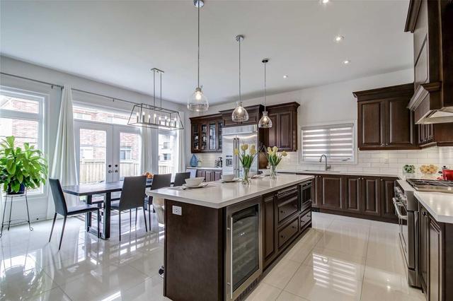 10 Tammy Dr, House detached with 5 bedrooms, 5 bathrooms and 4 parking in Brampton ON | Image 6