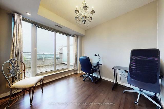 1903 - 628 Fleet St W, Condo with 2 bedrooms, 2 bathrooms and 1 parking in Toronto ON | Image 6