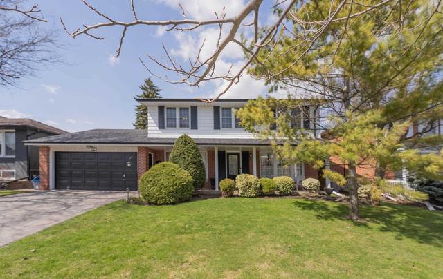 9 Caronridge Cres, House detached with 5 bedrooms, 3 bathrooms and 4 parking in Toronto ON | Card Image
