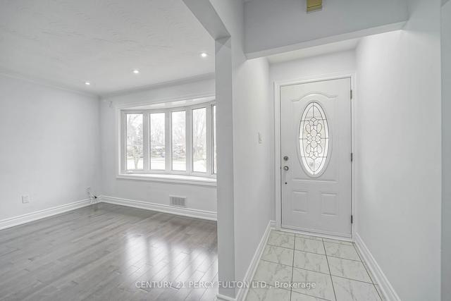72 Lynvalley Cres, House detached with 3 bedrooms, 2 bathrooms and 4 parking in Toronto ON | Image 19