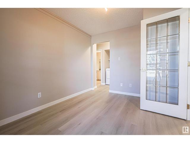 17227 92 Av Nw, House attached with 2 bedrooms, 1 bathrooms and 1 parking in Edmonton AB | Image 3