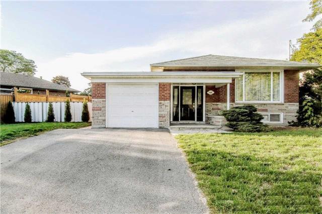 68 Cornerbrook Dr, House detached with 3 bedrooms, 3 bathrooms and 5 parking in Toronto ON | Image 1