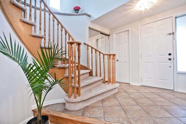 30 Rockford Crt, House detached with 3 bedrooms, 4 bathrooms and 5 parking in Vaughan ON | Image 12