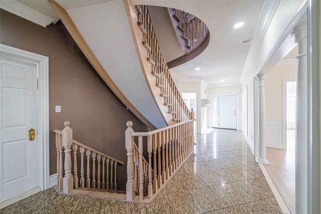 152 Theodore Pl, House detached with 5 bedrooms, 5 bathrooms and 4 parking in Vaughan ON | Image 2