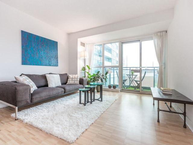 404 - 1169 Queen St, Condo with 2 bedrooms, 2 bathrooms and 1 parking in Toronto ON | Image 1