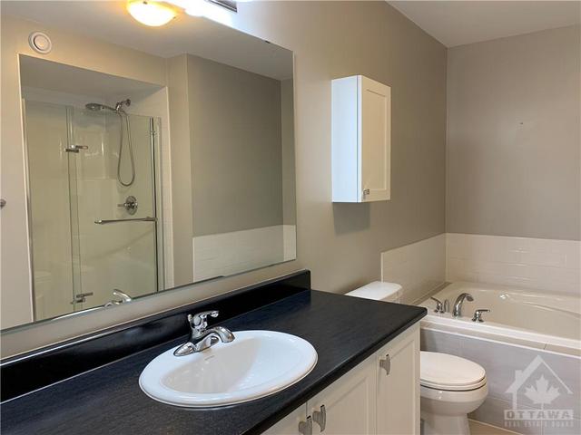 322 Fergus Crescent, Townhouse with 3 bedrooms, 3 bathrooms and 2 parking in Ottawa ON | Image 21