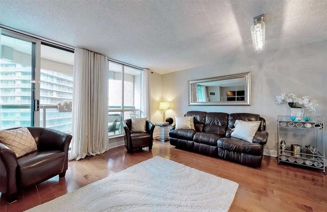 1013 - 23 Lorraine Dr, Condo with 2 bedrooms, 2 bathrooms and 1 parking in Toronto ON | Image 7