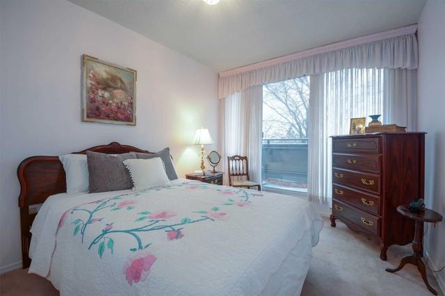 313 - 36 Hayhurst Rd, Condo with 2 bedrooms, 2 bathrooms and 1 parking in Brantford ON | Image 7