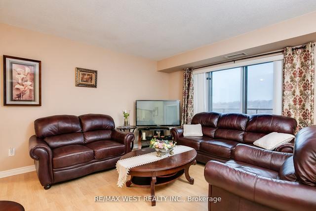 806 - 2088 Lawrence Ave, Condo with 2 bedrooms, 2 bathrooms and 1 parking in Toronto ON | Image 4