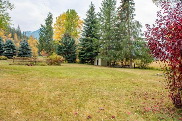 120 Rosebud Lake Road, House detached with 2 bedrooms, 1 bathrooms and null parking in Central Kootenay G BC | Image 25