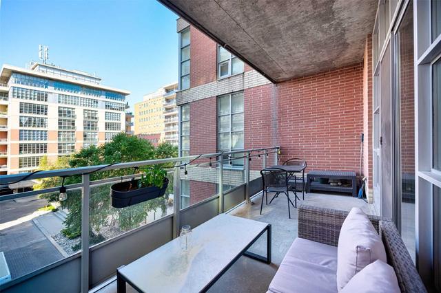 404 - 23 Brant St, Condo with 2 bedrooms, 2 bathrooms and 1 parking in Toronto ON | Image 16