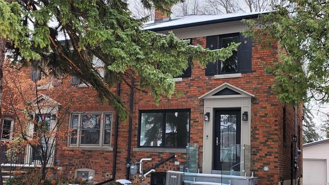 209 Divadale Dr, House semidetached with 3 bedrooms, 3 bathrooms and 2 parking in Toronto ON | Image 1