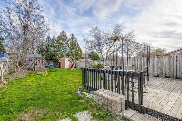 2347 Coldstream Dr, House semidetached with 3 bedrooms, 2 bathrooms and 2 parking in Burlington ON | Image 11