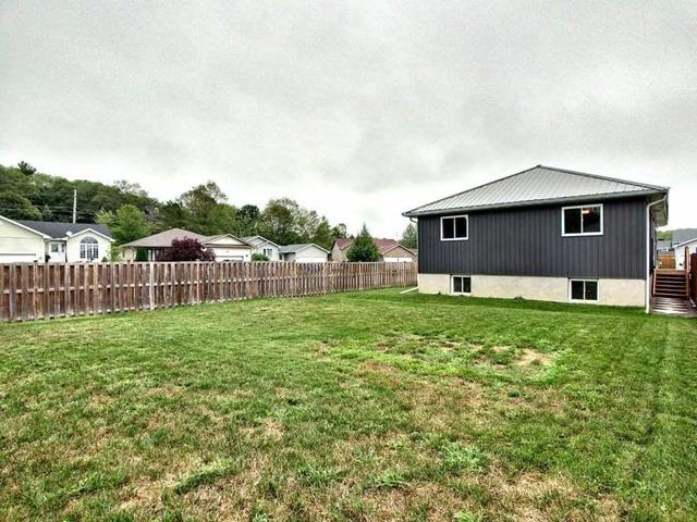57 Byrnes Cres, House detached with 2 bedrooms, 2 bathrooms and 5 parking in Penetanguishene ON | Image 14