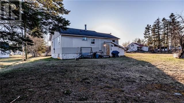 10439 Principale, House detached with 2 bedrooms, 1 bathrooms and null parking in Saint Louis de Kent NB | Image 5