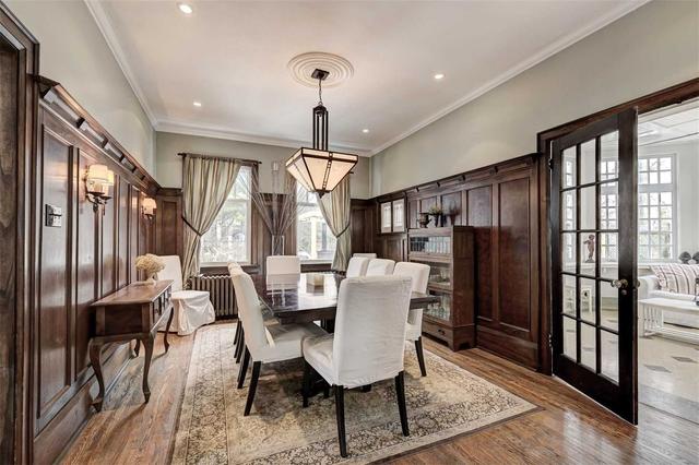 blvd - 57 Larwood Blvd, House detached with 4 bedrooms, 3 bathrooms and 4 parking in Toronto ON | Image 2