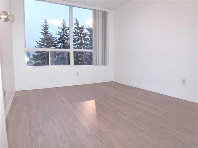 302 - 1 Reidmount Ave, Condo with 3 bedrooms, 2 bathrooms and 1 parking in Toronto ON | Image 12