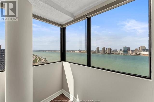 1607 - 515 Riverside Drive West, Condo with 2 bedrooms, 2 bathrooms and null parking in Windsor ON | Image 19