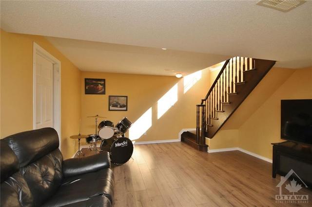 871 Kennacraig Private, Townhouse with 3 bedrooms, 3 bathrooms and 3 parking in Ottawa ON | Image 27