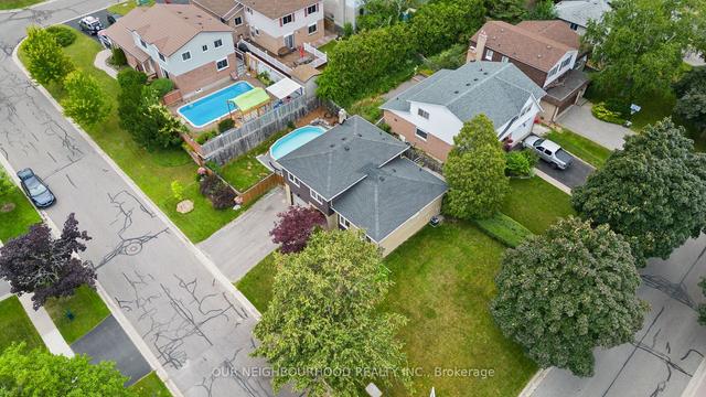 856 Sorrento Ave, House detached with 3 bedrooms, 2 bathrooms and 4 parking in Oshawa ON | Image 34