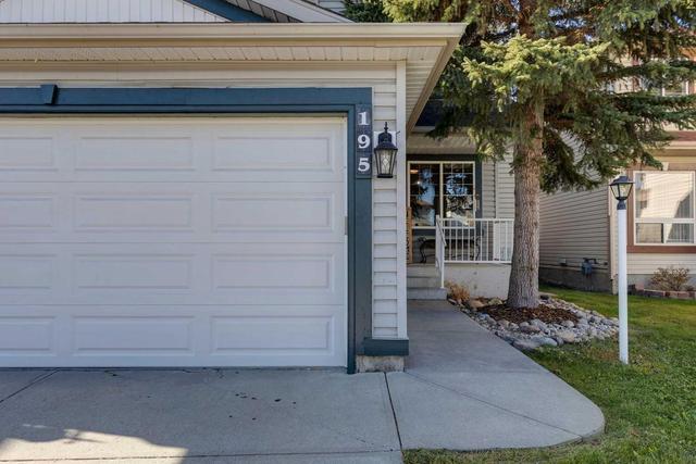 195 Coventry Green Ne, House detached with 4 bedrooms, 2 bathrooms and 4 parking in Calgary AB | Image 2