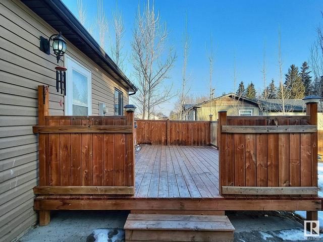 4717 48 St, House detached with 4 bedrooms, 2 bathrooms and null parking in Glendon AB | Image 2